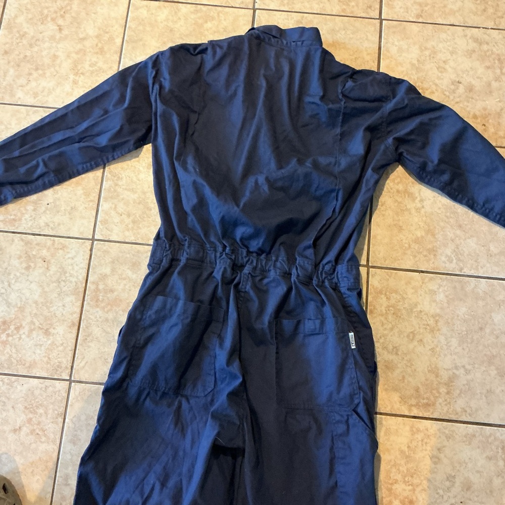 Note it is missing one metal button. - Picture 14 of 14